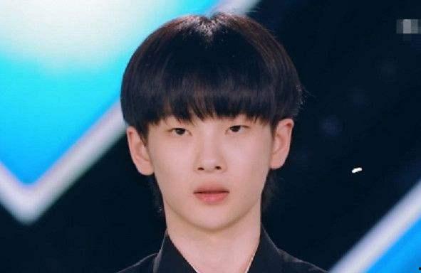 爱豆吃瓜娱乐酱黄明昊,爱豆吃瓜娱乐酱，揭秘娱乐圈幕后故事